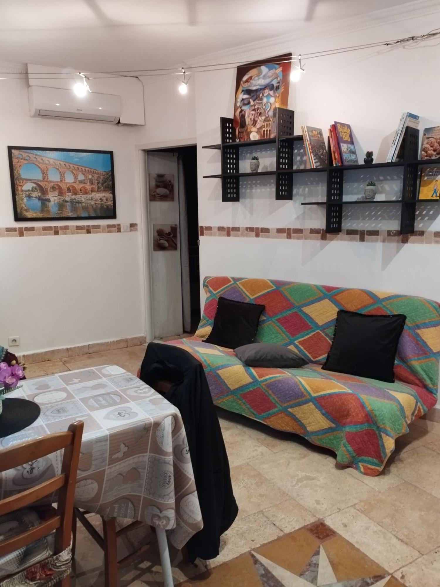 Tres Bel Appartement Cosy Et Chaleureux A Nimes Nîmes Exterior photo