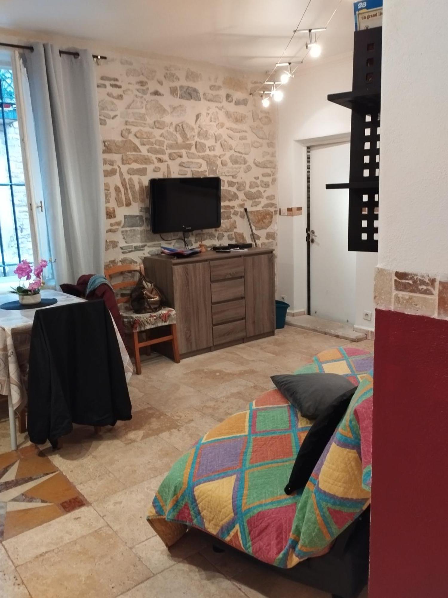 Tres Bel Appartement Cosy Et Chaleureux A Nimes Nîmes Exterior photo
