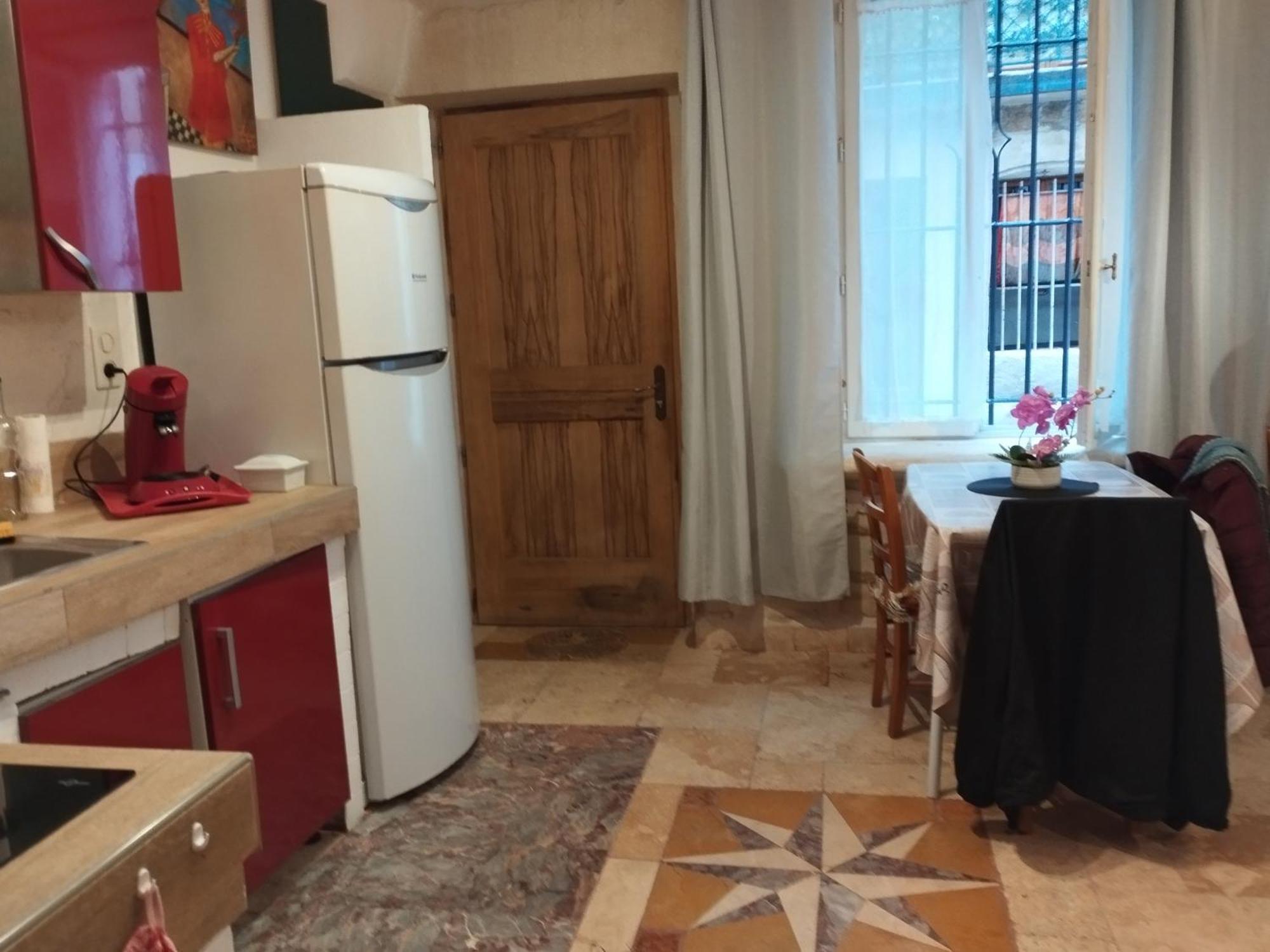 Tres Bel Appartement Cosy Et Chaleureux A Nimes Nîmes Exterior photo