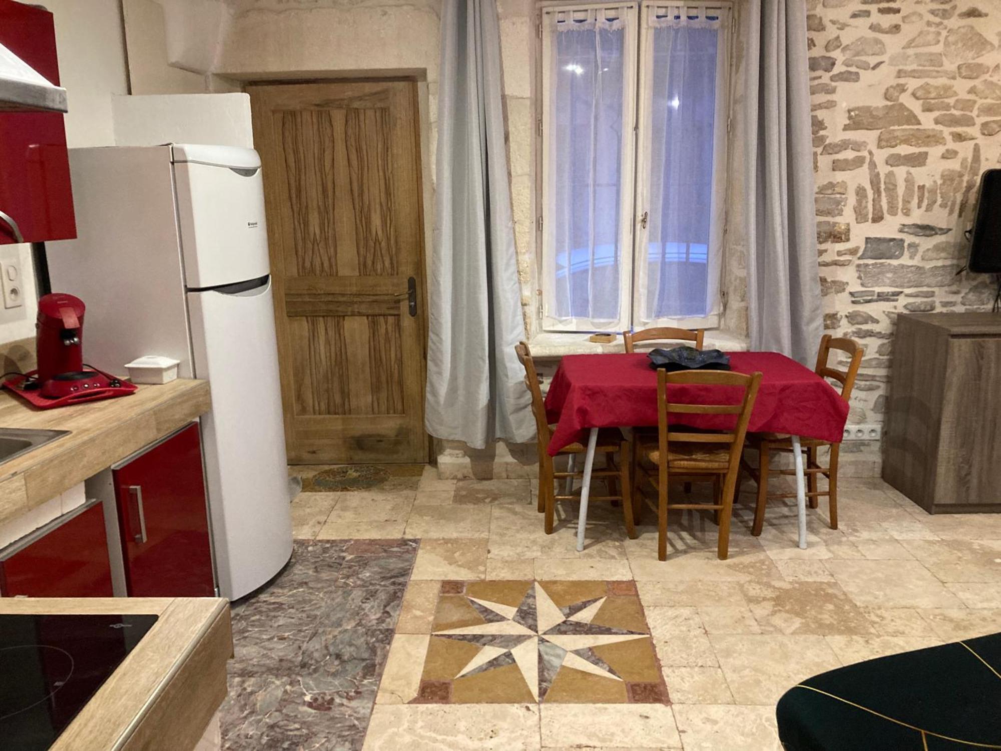 Tres Bel Appartement Cosy Et Chaleureux A Nimes Nîmes Exterior photo